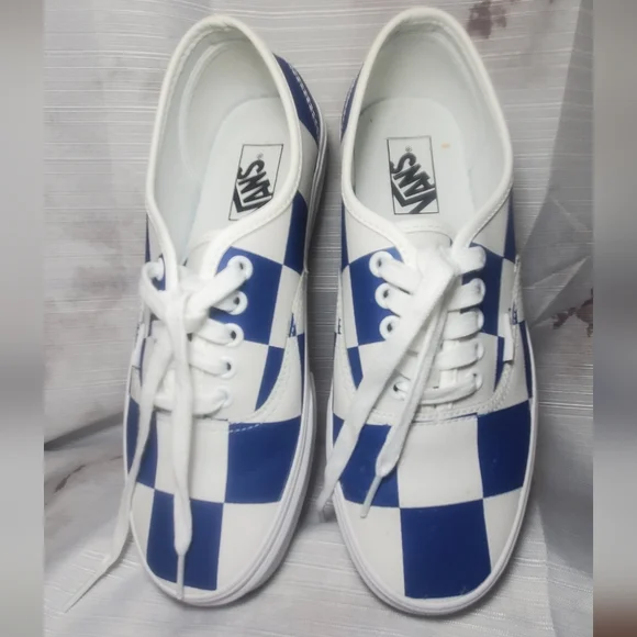 Blue and White checkerboard Van - Picture 2 of 6